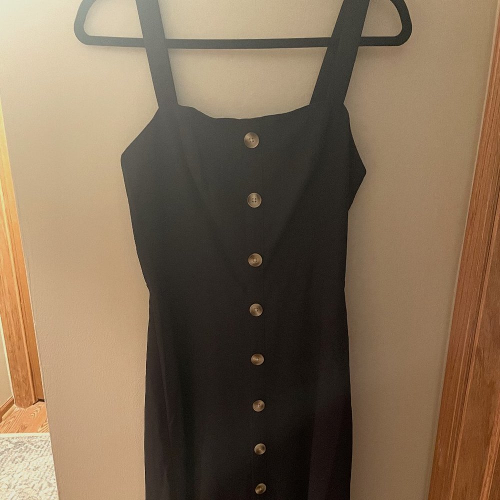 Black knee-length dress